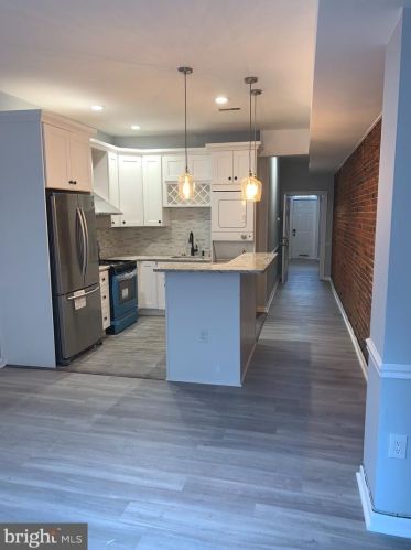 624 Front St, Philadelphia PA  19147-1703 exterior