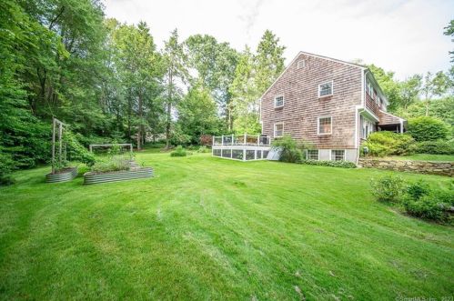 6 Shady Dell Ln, Somers CT  06071-2136 exterior