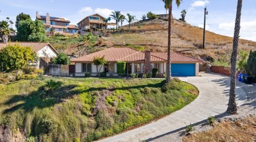 5570 Avenue Juan Bautista, Riverside, CA 92509-5613