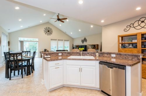 1175 Prescott Ln, Pingree Grove IL  60140 exterior