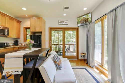 4 Pileated Woodpecker Ln, Hedgesville WV  25427-6232 exterior