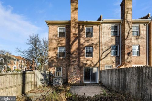 5250 Bradgen Ct, Springfield VA  22151-3505 exterior