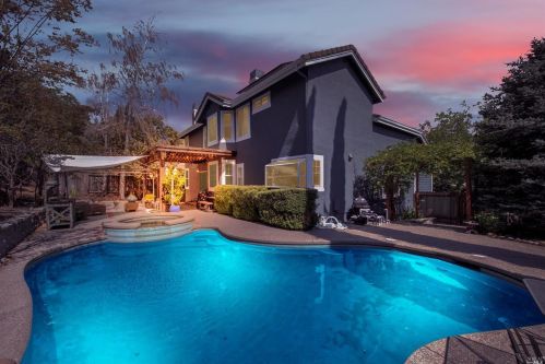 2033 Hillridge Dr, Fairfield, CA 94534-7965