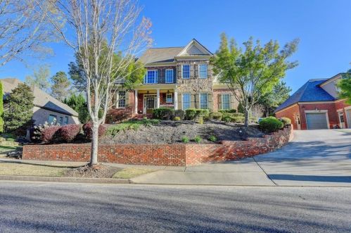 3059 Hidden Falls Dr, Buford, GA 30519-4568