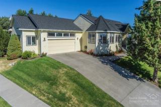 2435 35th Dr, Eagle Crest, OR 97756-7862
