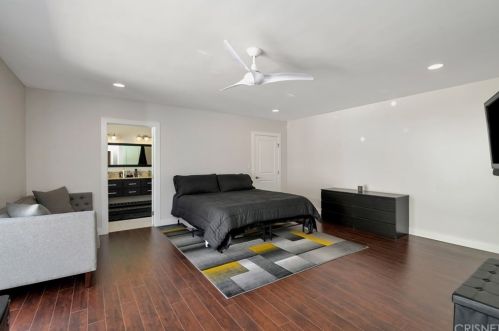 3634 Royal Woods Dr, Van Nuys CA  91403-4214 exterior