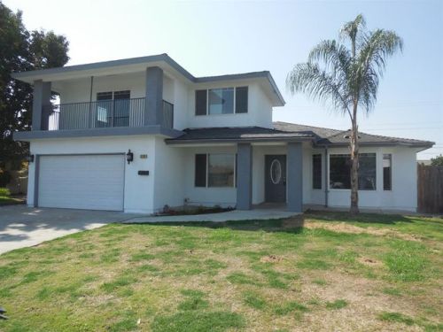 568 San Jose Ave, Clovis, CA 93612-2338