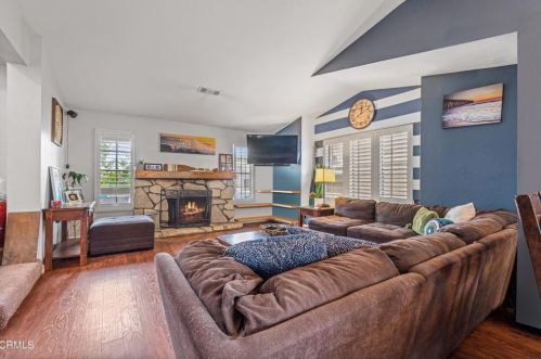 720 Waverly Ct, Oxnard, CA 93030-4725