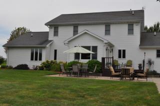 1402 Texas Rd, Trivoli, IL 61569-9754