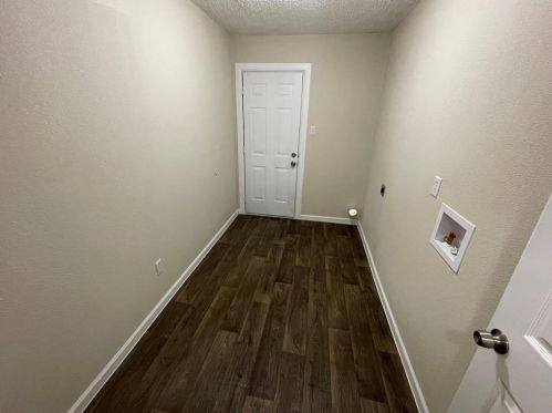 3800 Knox St, Fort Worth TX  76119-4819 exterior