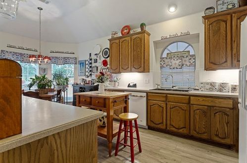 5800 Fathom Dr, Fort Worth TX  76135-7013 exterior