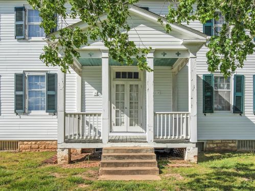 783 Homestead Ln, Villa Ridge, MO 63089-1481