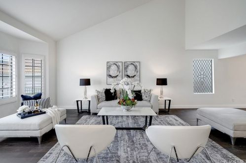 5339 Alfonso Dr, Calabasas, CA 91301-4063