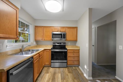 1590 Fawnvista Ln, Cincinnati OH 45246-2039 exterior