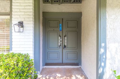 6548 Circulo Dali, Anaheim CA  92807-4906 exterior