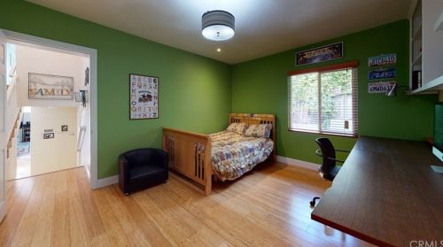 990 25 St, Upland CA 91784-1006 exterior