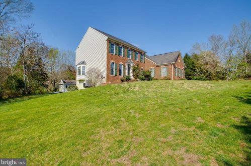 3356 Stratford Dr, Jeffersonton, VA 22724-2707