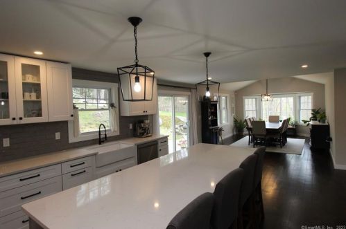 75 Ridge Dale Rd, Upper Stepney CT  06468-1244 exterior