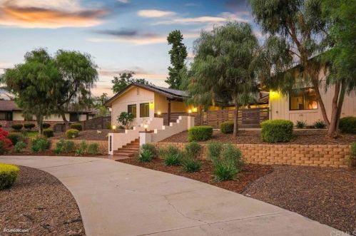 1924 Vista Grande Way, El Cajon, CA 92019-3824