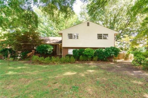 3301 Lilac Dr, Portsmouth, VA 23703-3720