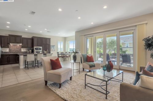 2400 Valentano Dr, Pleasanton, CA 94568-3241