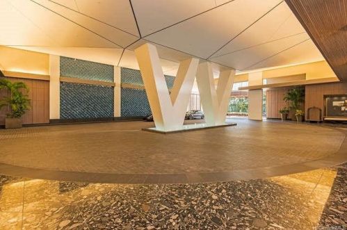 383 Kalaimoku St, Honolulu HI  96815 exterior