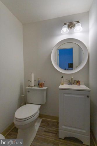 1542 15 St, Philadelphia PA 19146-4806 exterior