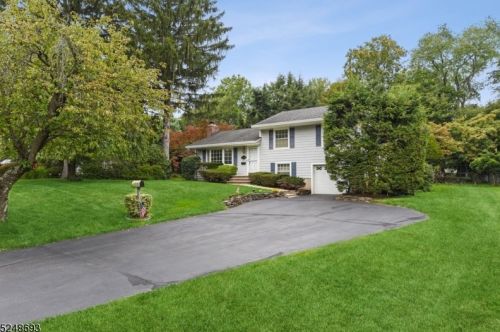 255 Orchard Dr, Mahwah, NJ 07430-1413