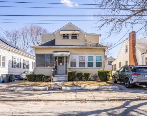 35 Rowan St, Providence, RI 02908-4017