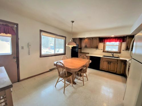 747 Newton St, Gary IN  46405-1131 exterior