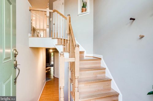 113 Maximillian Ct, Leesburg, VA 20175-2711