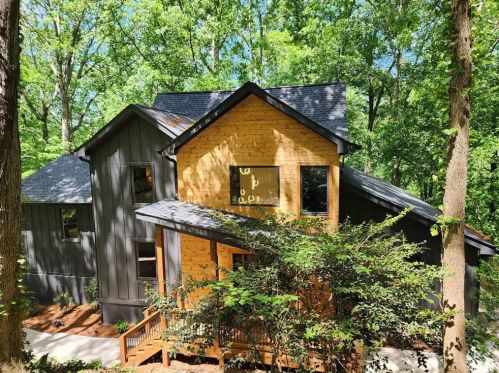 8305 Ison Rd, Atlanta GA  30350-3129 exterior