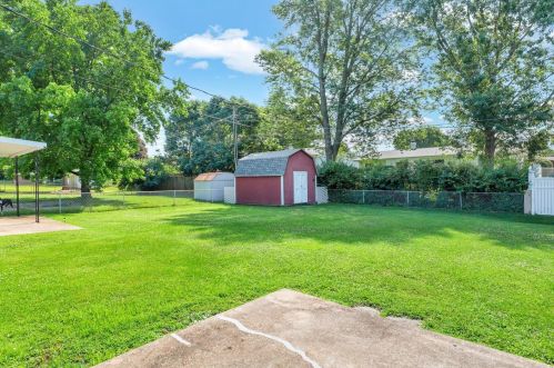 7382 Naples Dr, Hazelwood, MO 63042-1367