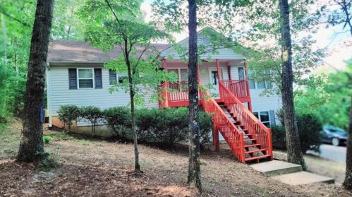 3719 Lakeview Dr, Gainesville, GA 30501-7638