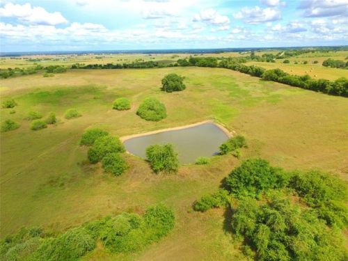 8490 Anton Salas Loop, Halsted, TX 78945