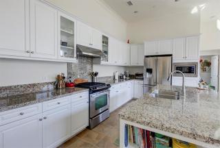 123 Mayfair, Irvine CA  92620-2150 exterior