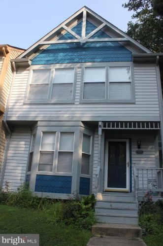 9665 Poindexter Ct, Springfield, VA 22015-1868