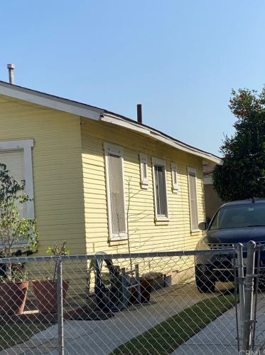 1102 6th St, Santa Ana, CA 92701-4913