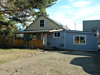 3366 Vineyard Rd, Portland, OR 97267-4716