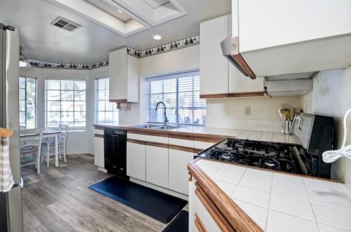 5385 Gooseberry Way, Oceanside CA  92057-4633 exterior