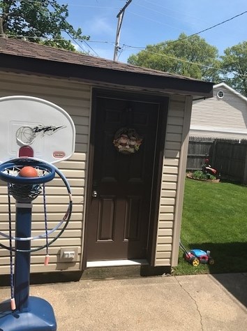 8709 Callie Ave, Morton Grove, IL 60053-2807