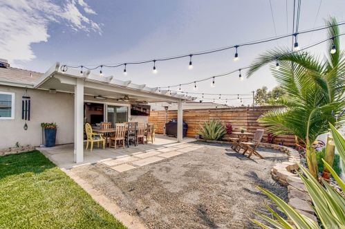 3702 Kingsway Ave, Anaheim CA  92804-4619 exterior