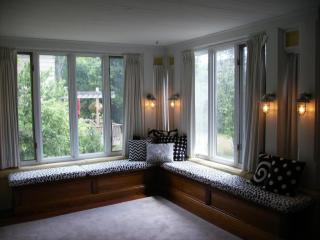 2376 Kenilworth Rd, Cleveland OH  44106-2719 exterior