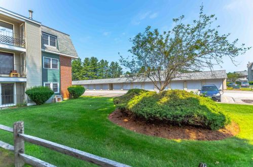 4 Roedean Dr, Nashua, NH 03063-5015