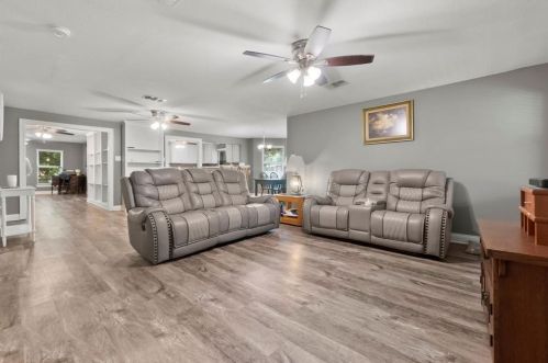 333 Woolridge Dr, Conroe TX  77301-6231 exterior