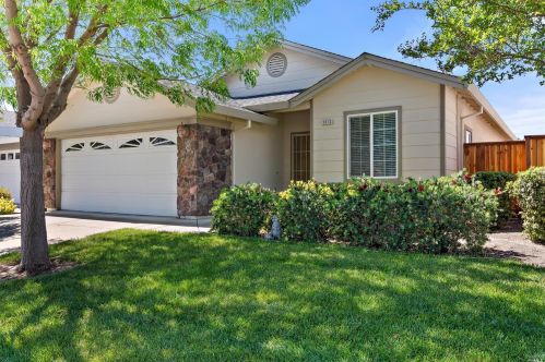 1013 Plumas Ct, Vacaville, CA 95687-3477