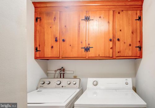 2113 Lyndell Dr, Lancaster PA  17601-5728 exterior