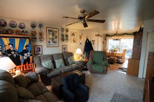 117 Bolz Rd, Carpentersville, IL 60110-1103