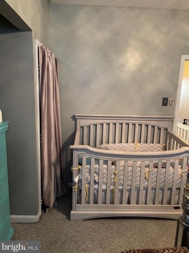 5820 Carpenter St, Philadelphia PA 19143-3010 exterior