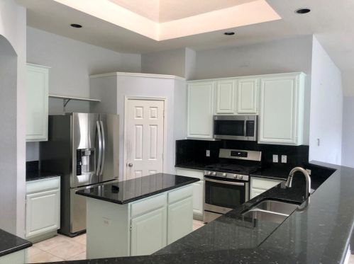 10017 White Ln, Irving TX  75063-5937 exterior